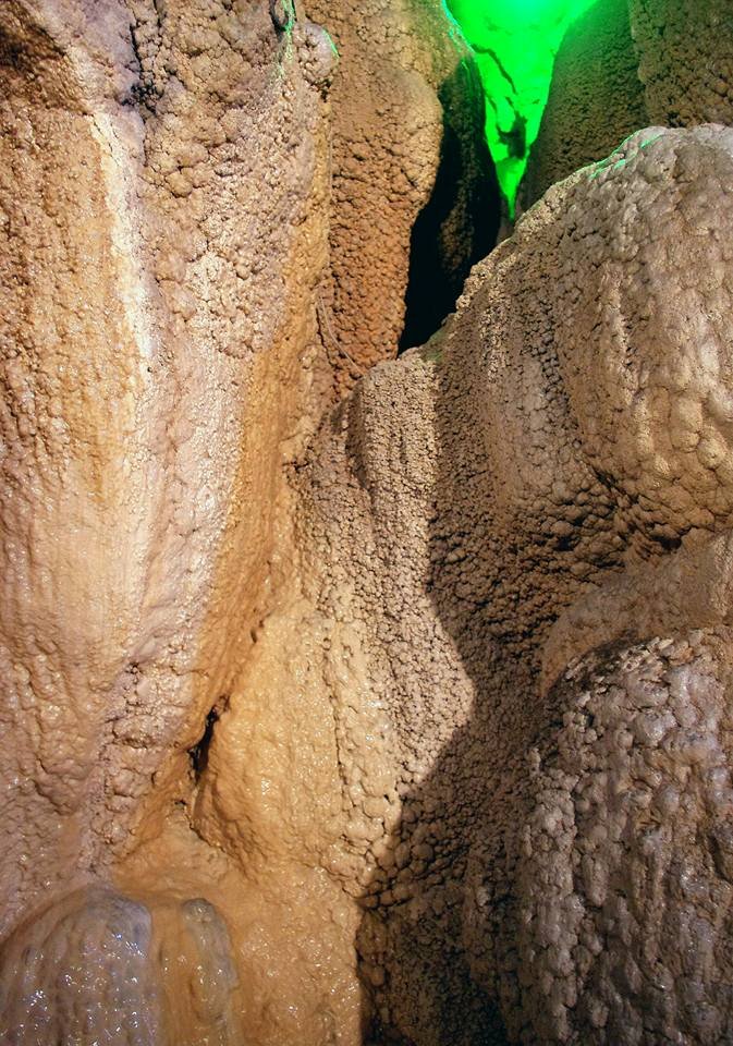 Grotte di Rescia - Cavita naturali con stalattiti e stalagmiti Lago Ceresio