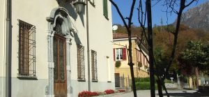 Facciata di Villa Camozzi sede del Museo Etnografico Naturalistico Valsanagra a Grandola ed Uniti